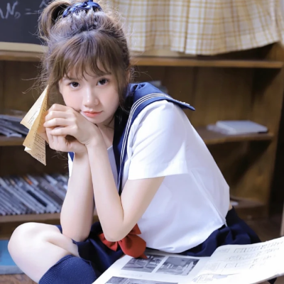 武汉百肇媛职业车模网红18岁身高166 武汉百肇媛职业车模网红18岁身高166