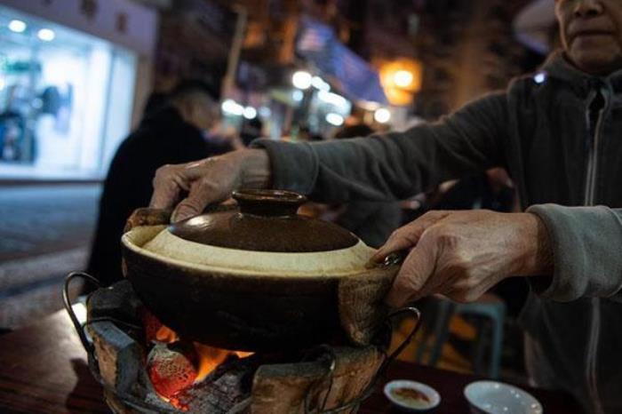 新马路美食街 新马路美食街