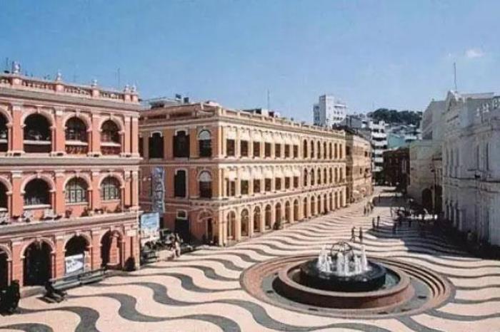 新马路美食街 新马路美食街