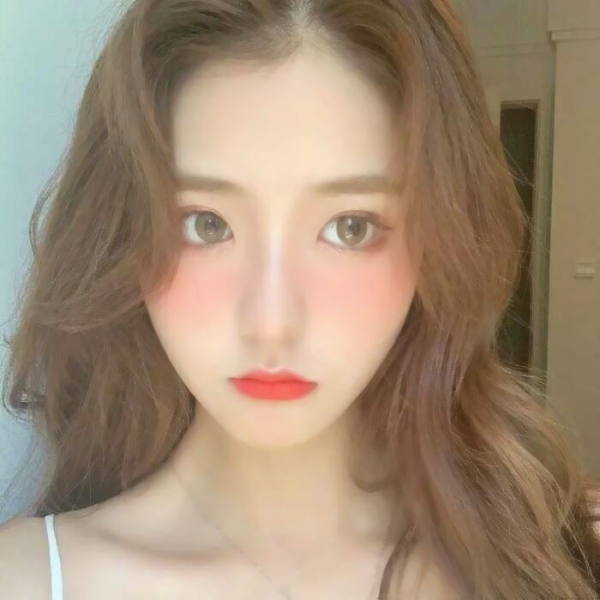 成都结女伴旅游高颜自由职业员宇秋 成都结女伴旅游高颜自由职业员宇秋