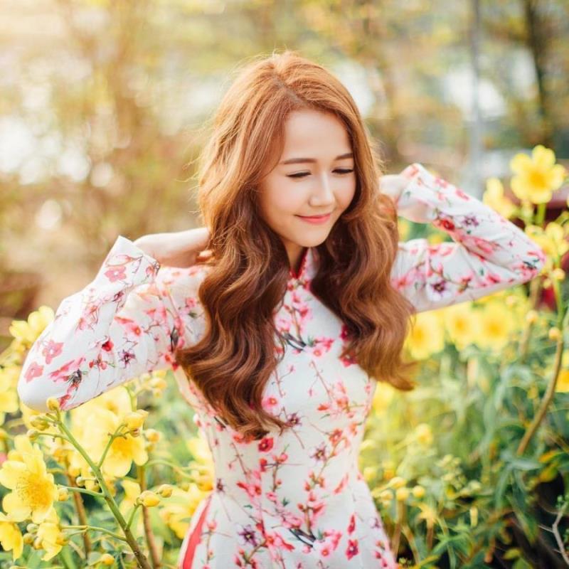 广州蹇寻凝职业后勤20岁身高164 广州蹇寻凝职业后勤20岁身高164