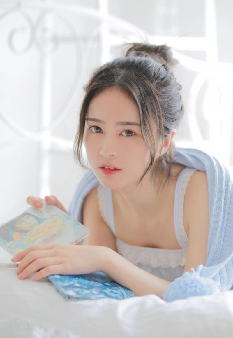 深圳龙翠琳职业电脑推销19岁身高164.5 深圳龙翠琳职业电脑推销19岁身高164.5