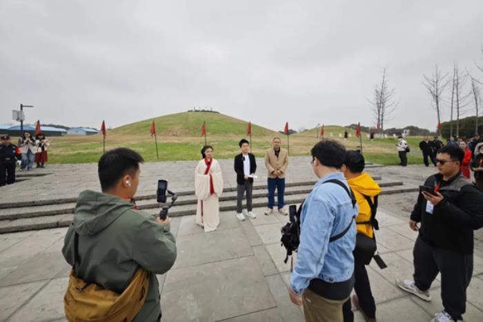 董宇辉去荆州都去了哪些景点 董宇辉去荆州都去了哪些景点