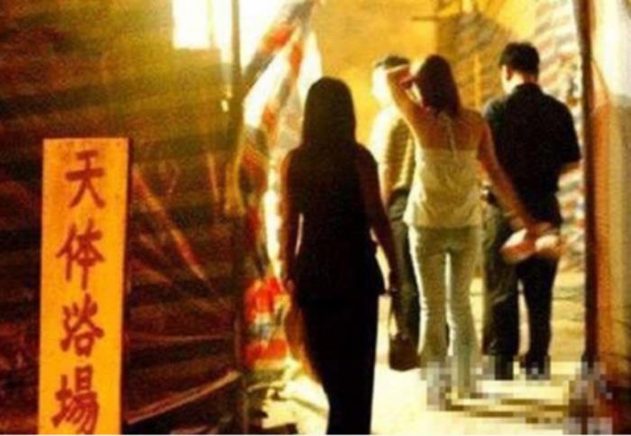 私人伴游重庆知名大区云集多所警方破获一起有女大学生参与涉黄案 私人伴游重庆知名大区云集多所警方破获一起有女大学生参与涉黄案